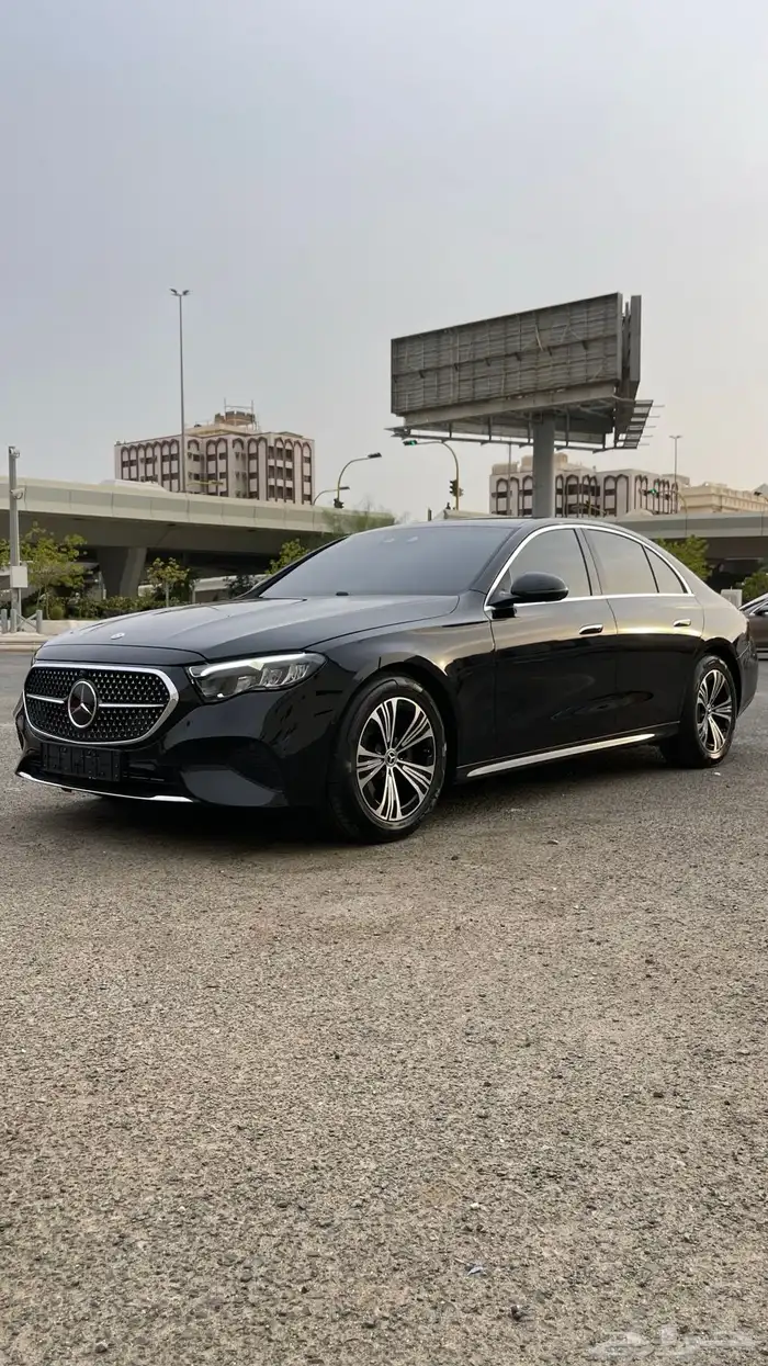 مرسيدس بنز E200 موديل 2024 ضمان الجفالي عداد 7000km فقط 1