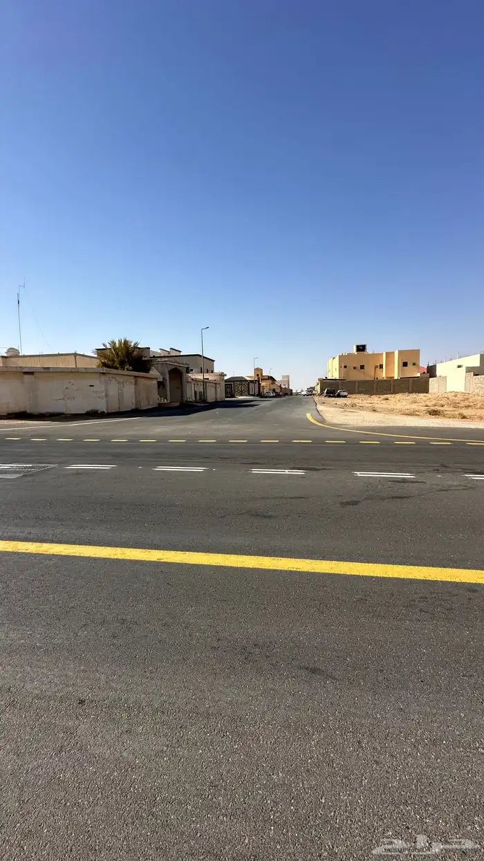 ارض تجارية بحي الشقة بمساحة (400 متر ) 2