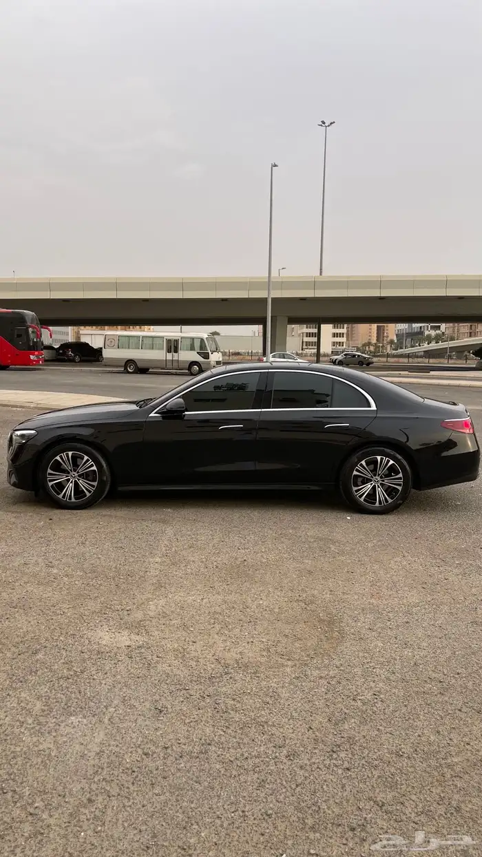 مرسيدس بنز E200 موديل 2024 ضمان الجفالي عداد 7000km فقط 2