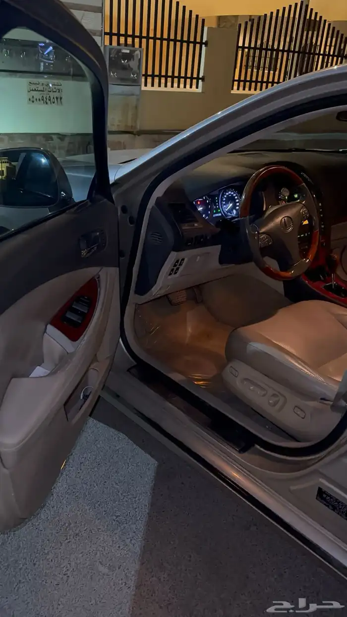 للبيع لكسز es 350 موديل 2010 12