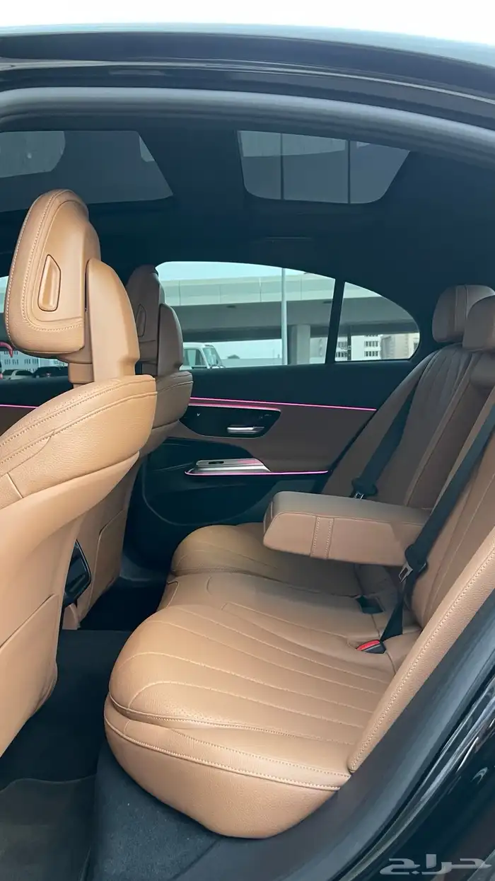 مرسيدس بنز E200 موديل 2024 ضمان الجفالي عداد 7000km فقط 32
