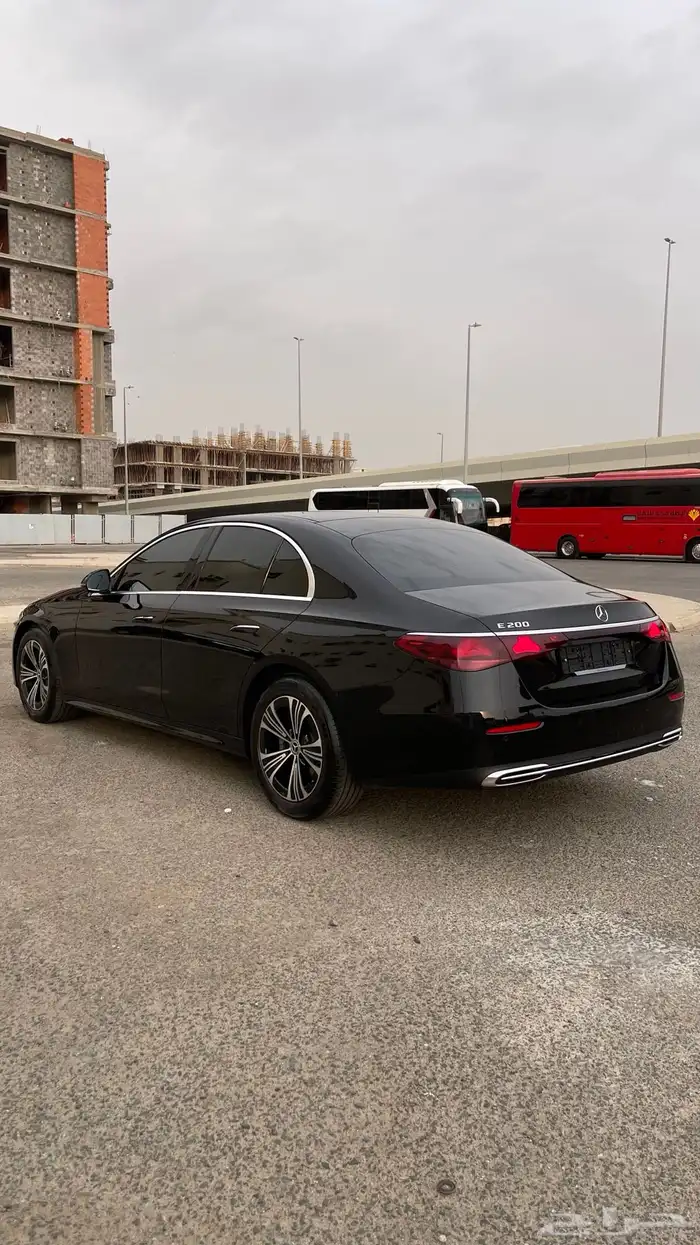 مرسيدس بنز E200 موديل 2024 ضمان الجفالي عداد 7000km فقط 3