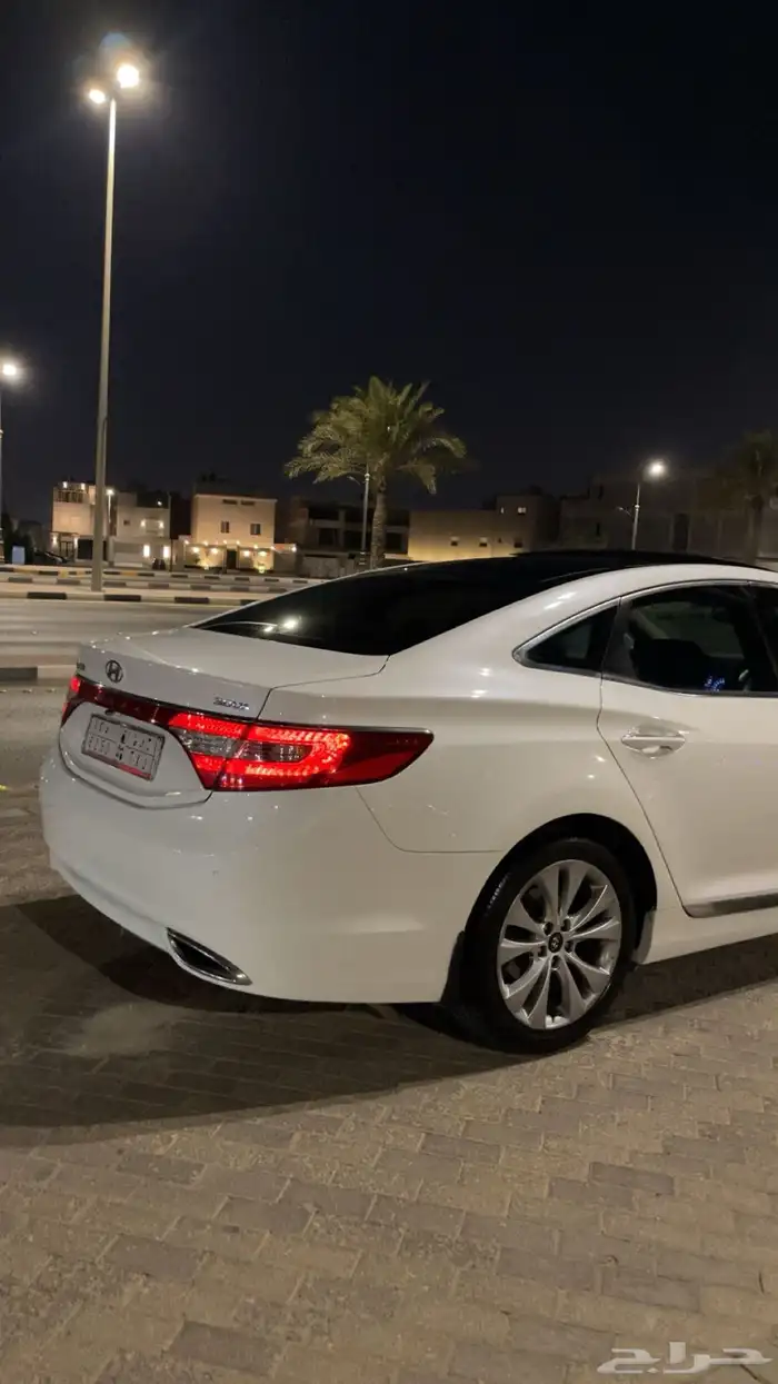 للبيع ازيرا 2012 5