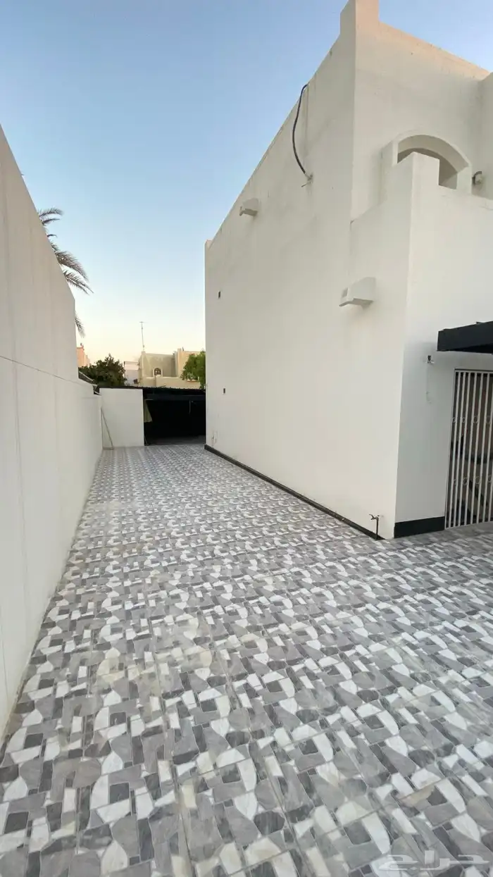 فيلا للبيع حي الفاروق 8