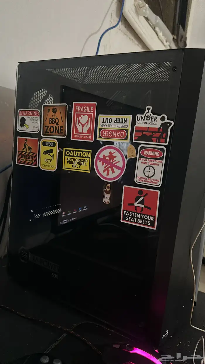 للبيع  جهاز كمبيوتر ألعاب   شاشة 180Hz بحالة ممتازة 2