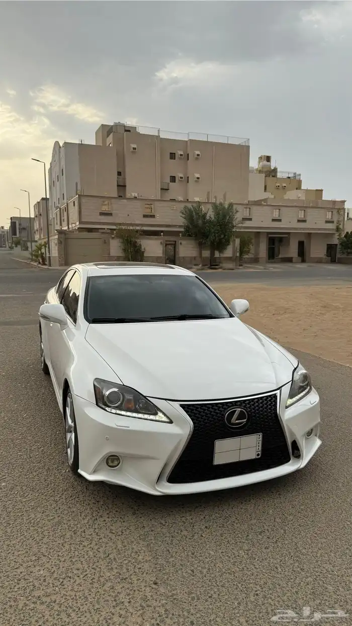 للبيع لكزس is300 فل كامل قمة النظافة 4