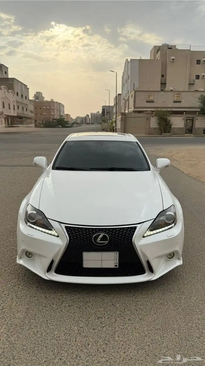 للبيع لكزس is300 فل كامل قمة النظافة 1