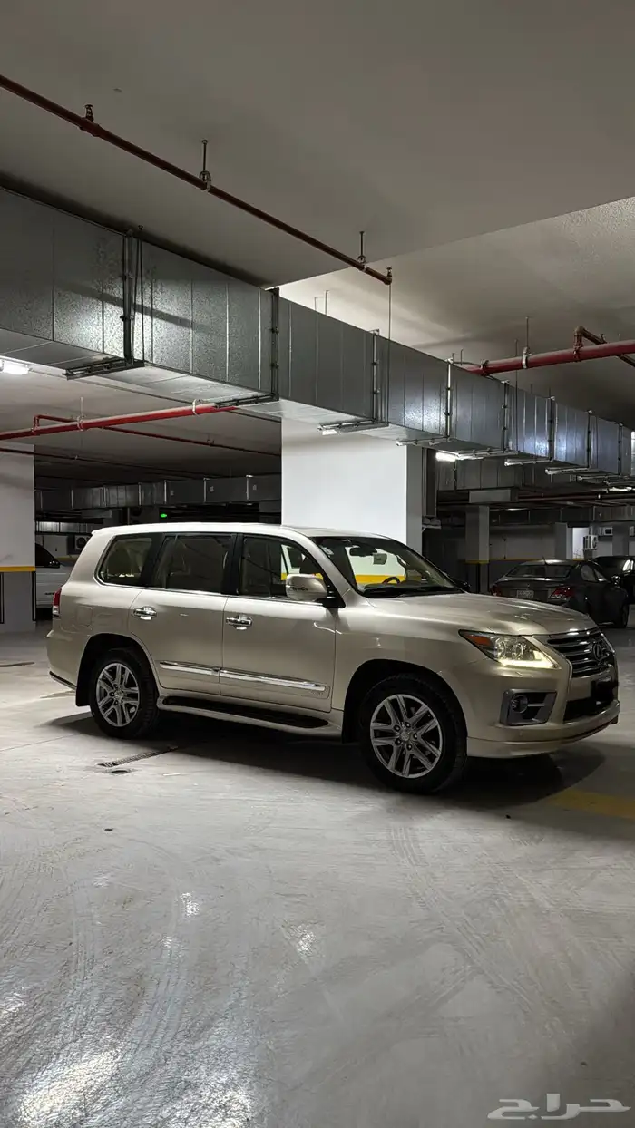 لكزس LX570 موديل 2012 3