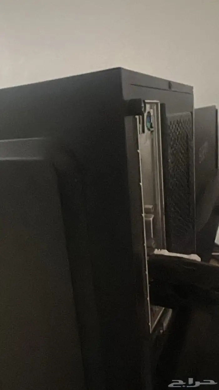 للبيع  جهاز كمبيوتر ألعاب   شاشة 180Hz بحالة ممتازة 4