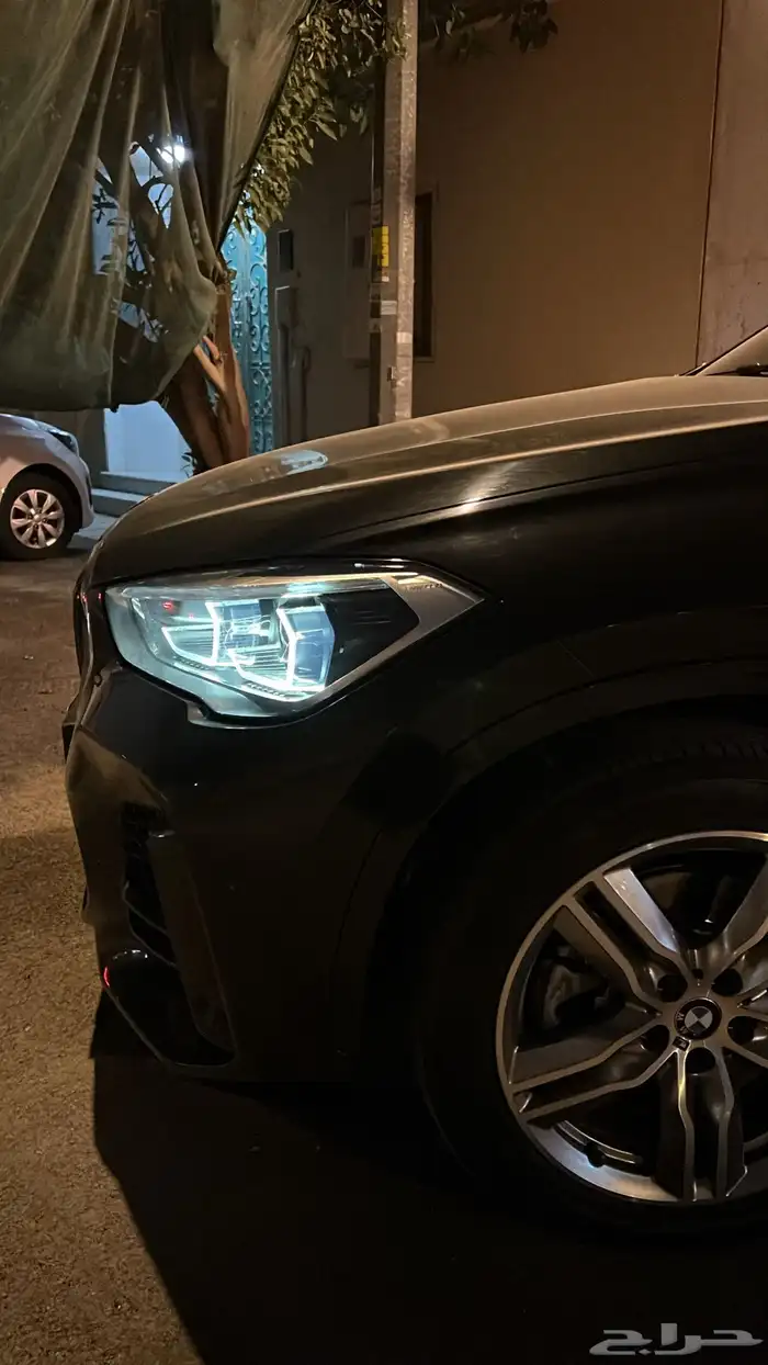 بي ام X1 2021 ممشى قليل 5