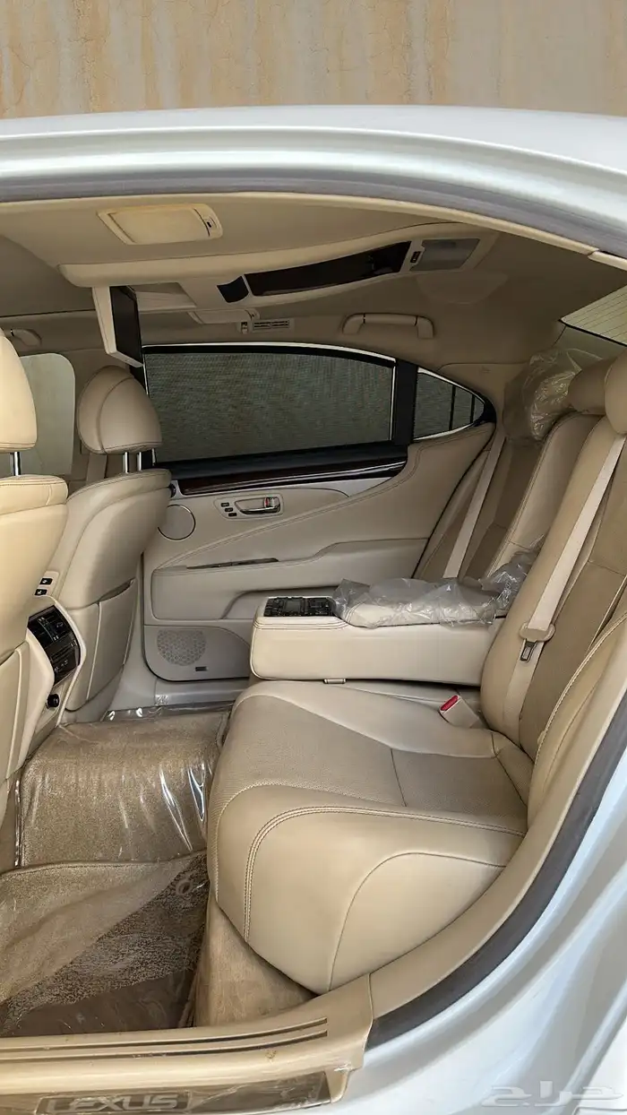 للبيع لكزس LS460 لارج مديل 2015 فل الترا 7
