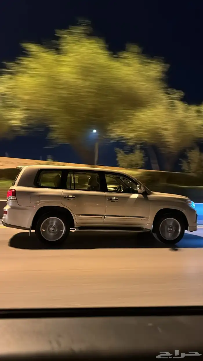 لكزس LX570 موديل 2012 17