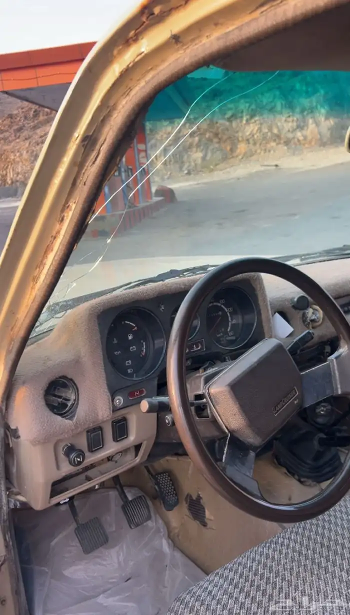 صالون 85 محركات شرط 4