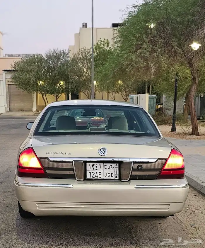 فورد جراند ماركيز 2008 9