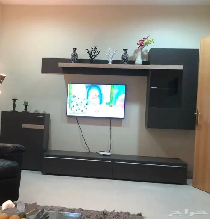 غساله وبراد وطاوله شاشه من سيتي دبليو وغرفه نوم وكنب جلوس 8