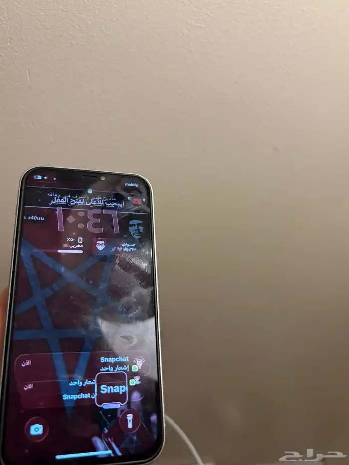 يوجد كسر بسيط خلف الهاتف البطارية ضعيفه  iPhone 12 Pro 1