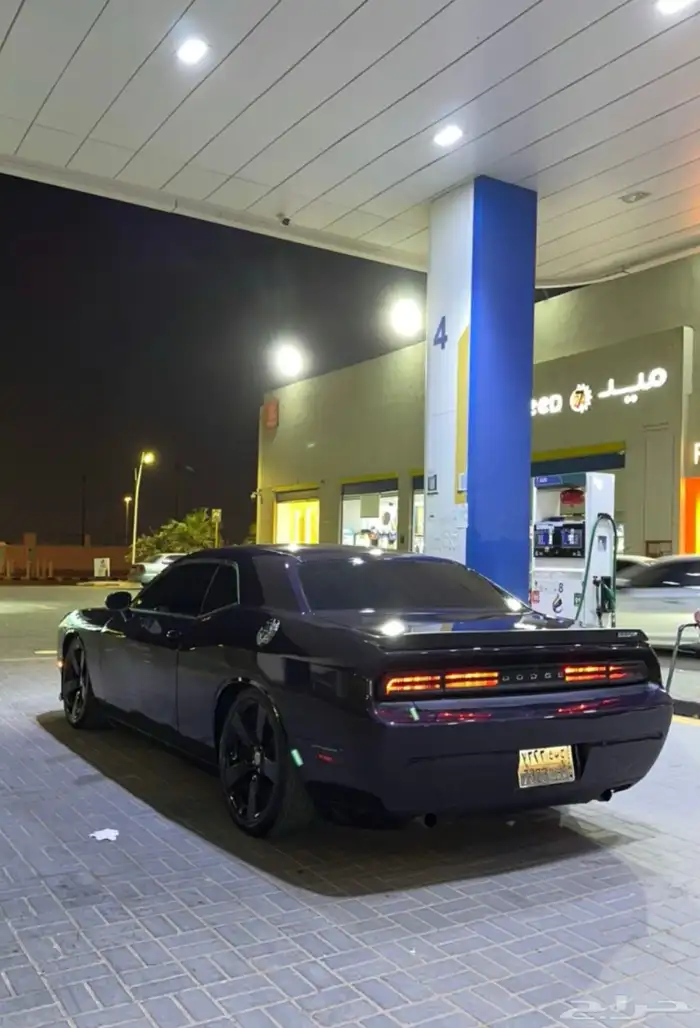 للبيع تشالنجر 2013 محول 2020 srt 1