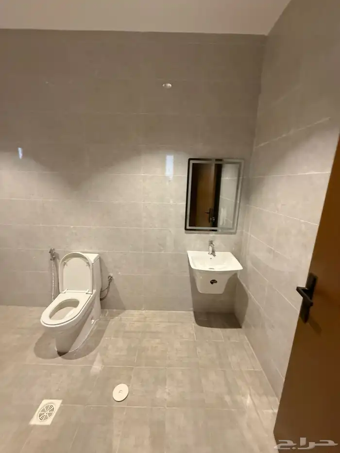 فله فاخره للبيع في حي الوفاء 2