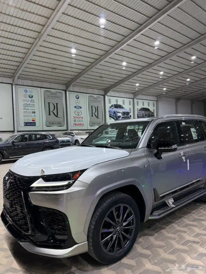 لكزس جيب LX 600 Fsport شبه جديد 2025 عداد 500 كيلو 3