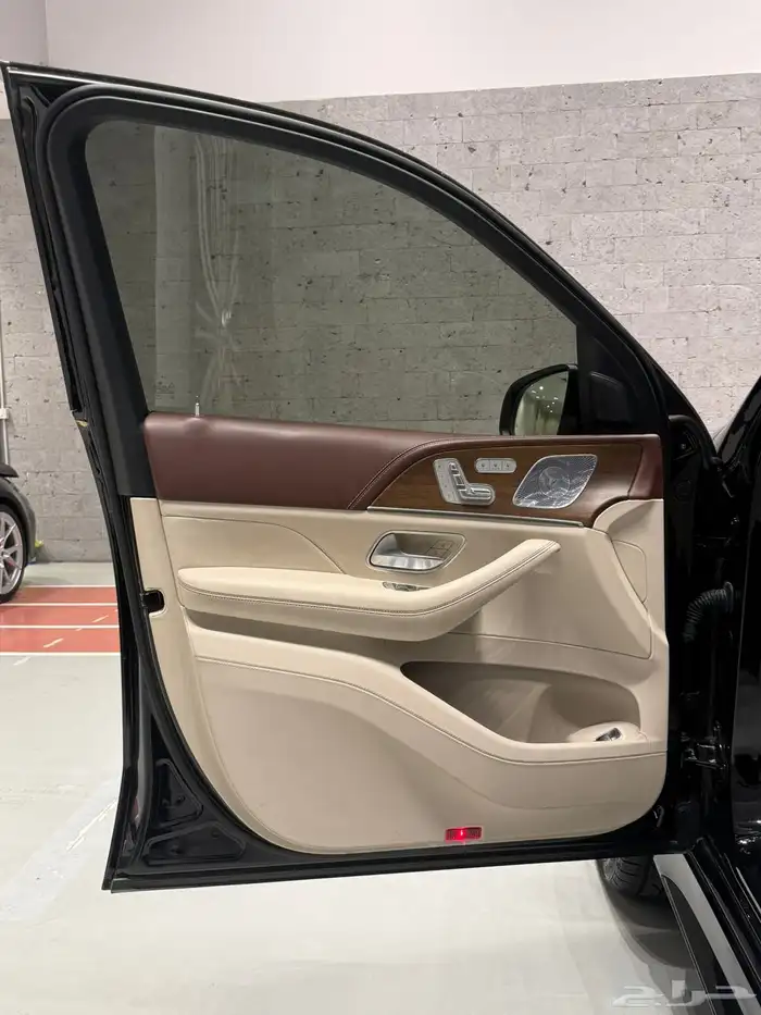 مايباخ GLS600 3