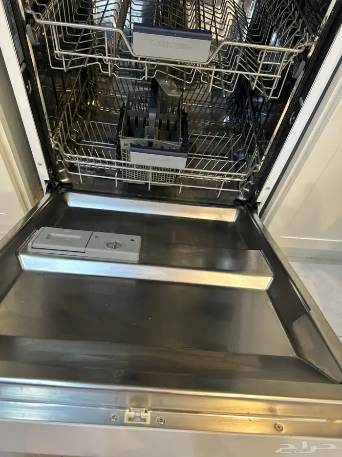 للبيع غسالة صحون سامسونج شبه جديده 3