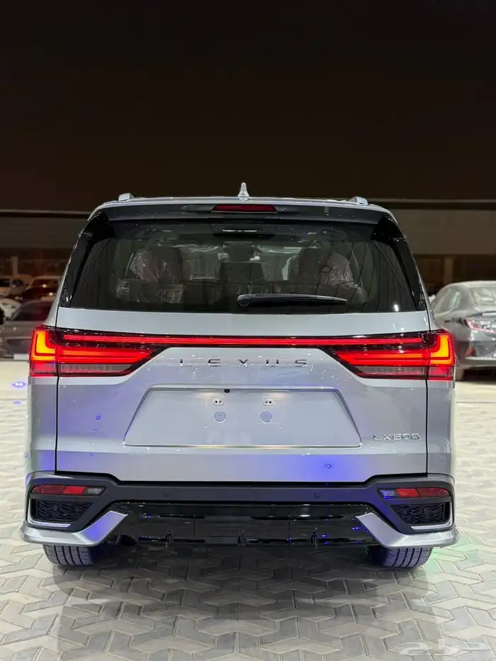 لكزس جيب LX 600 Fsport شبه جديد 2025 عداد 500 كيلو 11