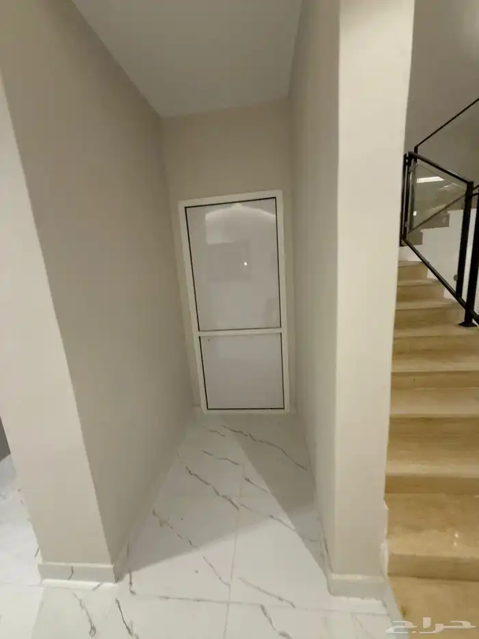 فله فاخره للبيع في حي الوفاء 13