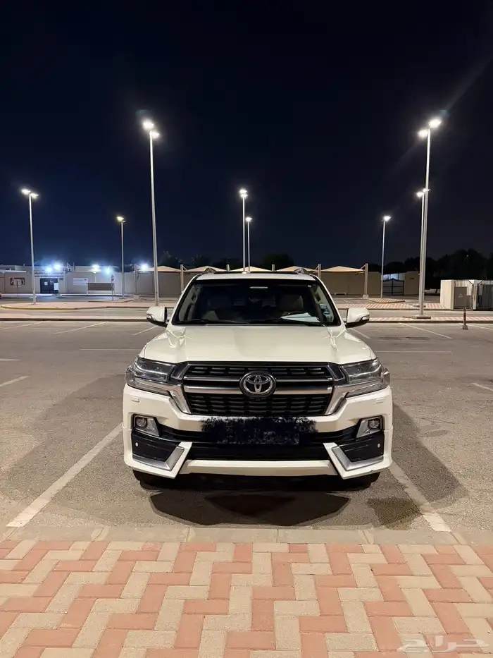 تويوتا لاند كروزر vxr الموديل (2016) سعودي (عبداللطيف جميل) 16