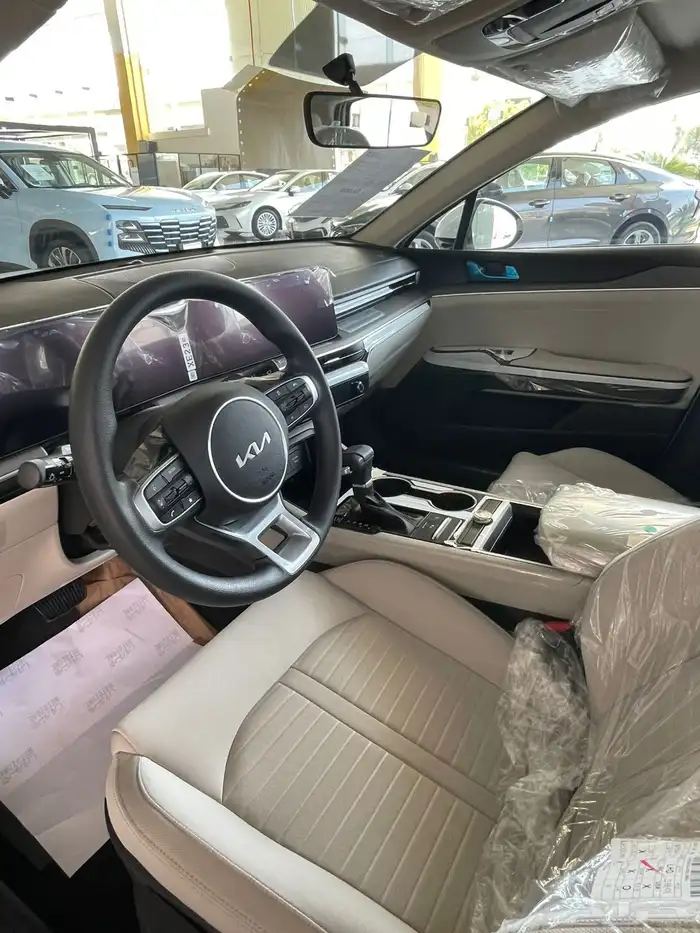KIA K5 LX 2025 3