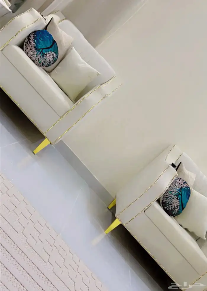 كنب شكلين للبيع استعمال نظيف جدا 1