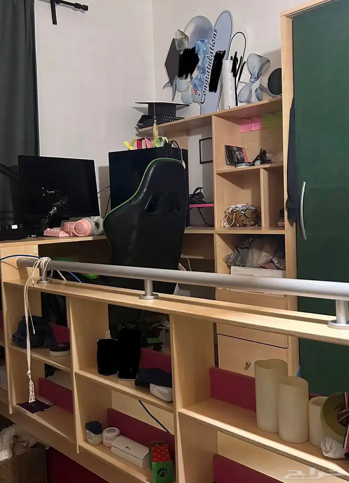 للبيع دولاب مع مكتب 0