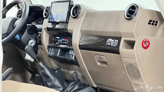 تويوتا شاص V6.2025فل كامل سلق بريمي بنزين قير عادي 40عام 10