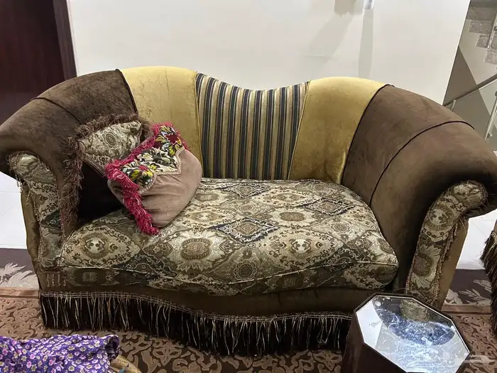 كنب وطاولات للتبرع 3