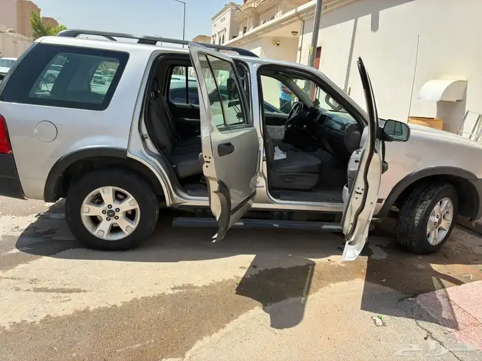 فورد اكسبلور موديل 2004 13