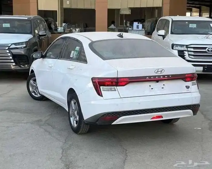 اكسنت فليت 2026 4