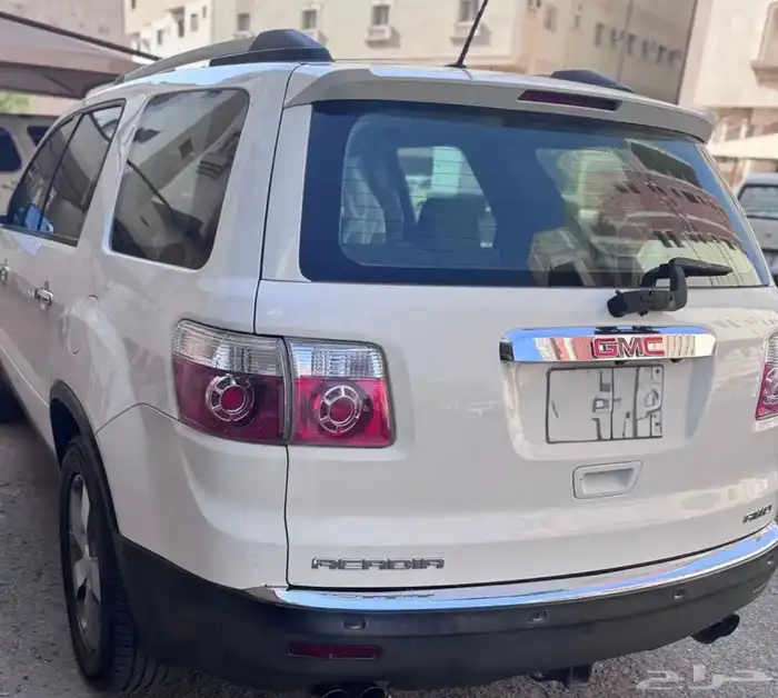 جمس (GMC) اكاديا نظيفة - نصف فل - ممشى قليل 4