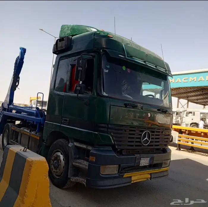 شاحنة حاويات لقر للبيع 1