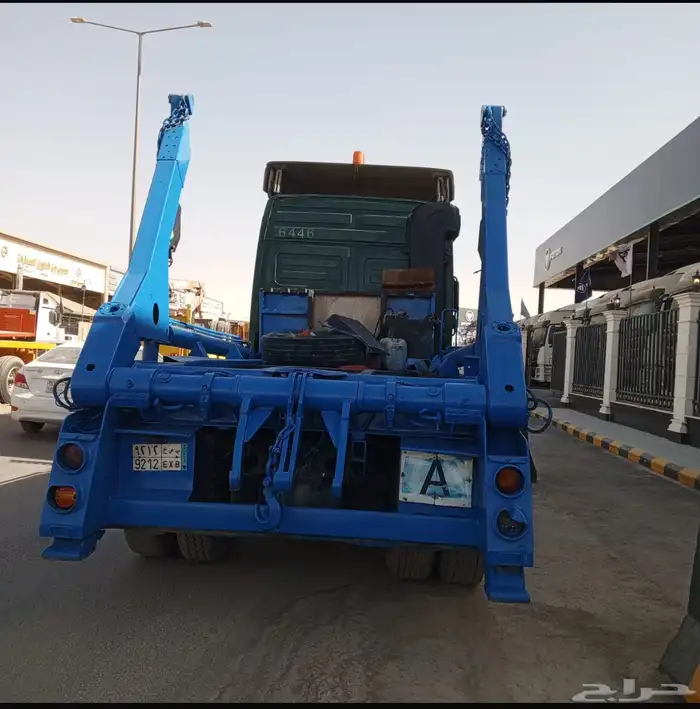 شاحنة حاويات لقر للبيع 4