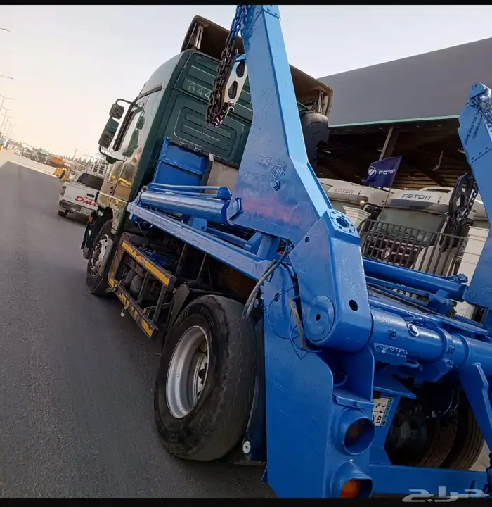 شاحنة حاويات لقر للبيع 0