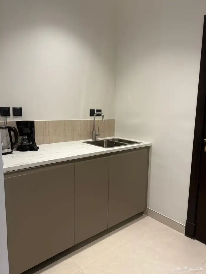 مكتب كامل 4 اشخاص 3