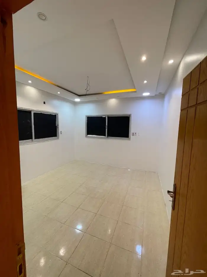 للبيع عماره في حي غرناطه 9