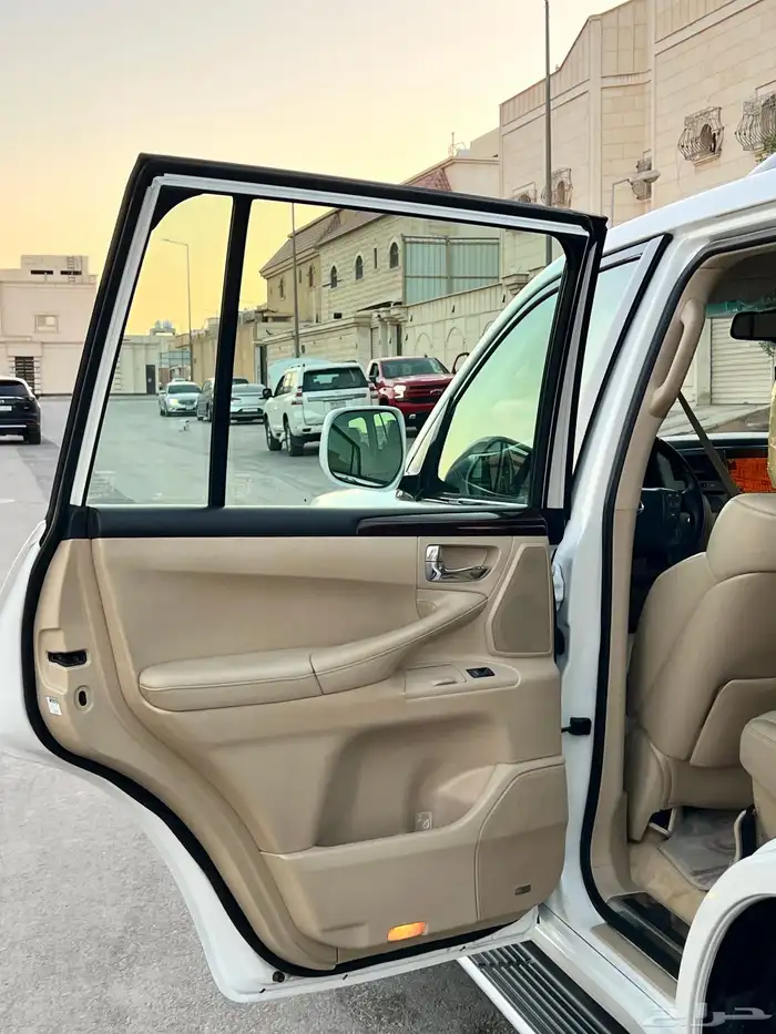 لكزس LX 570 - 2011 فل - وكالة 27