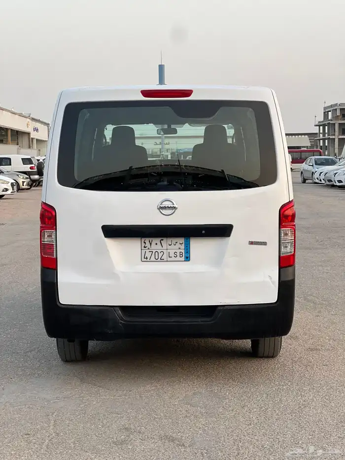 نيسان اورفان 4