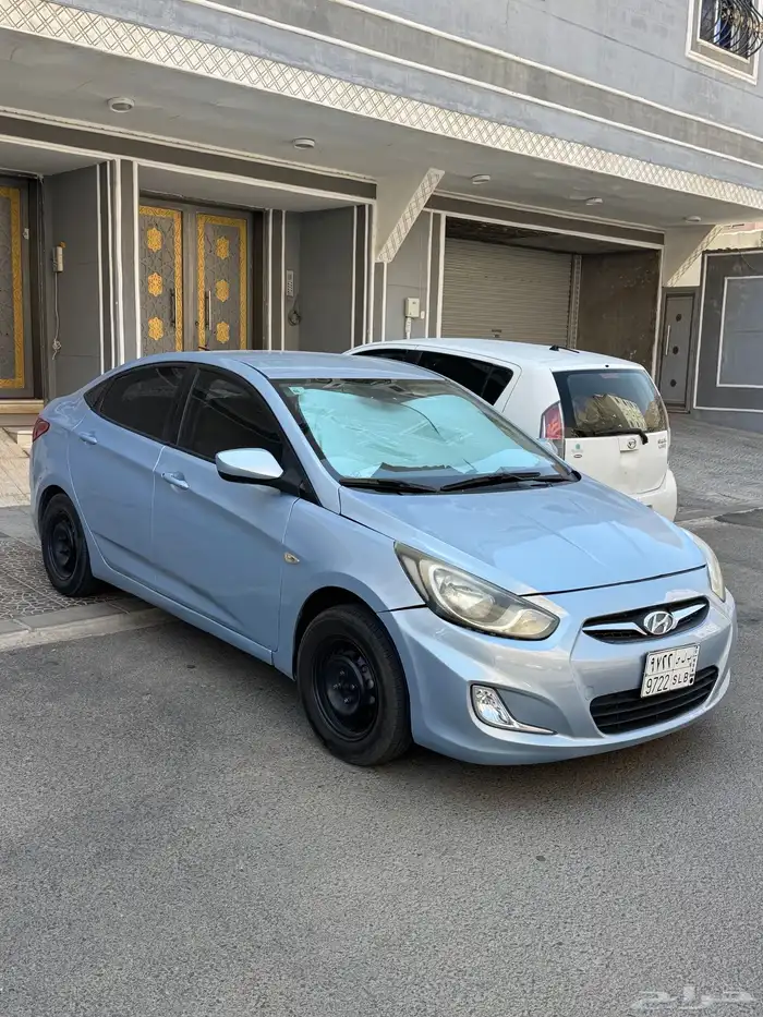 اكسنت 2012 قير عادي 1