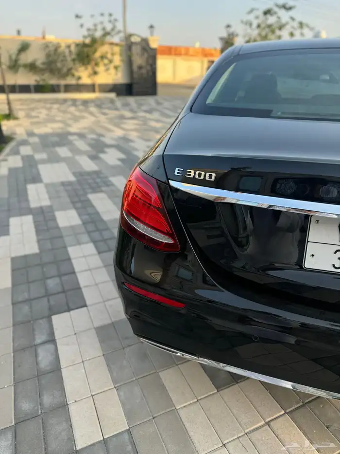 مرسيدس E300 (مخزنه) 8