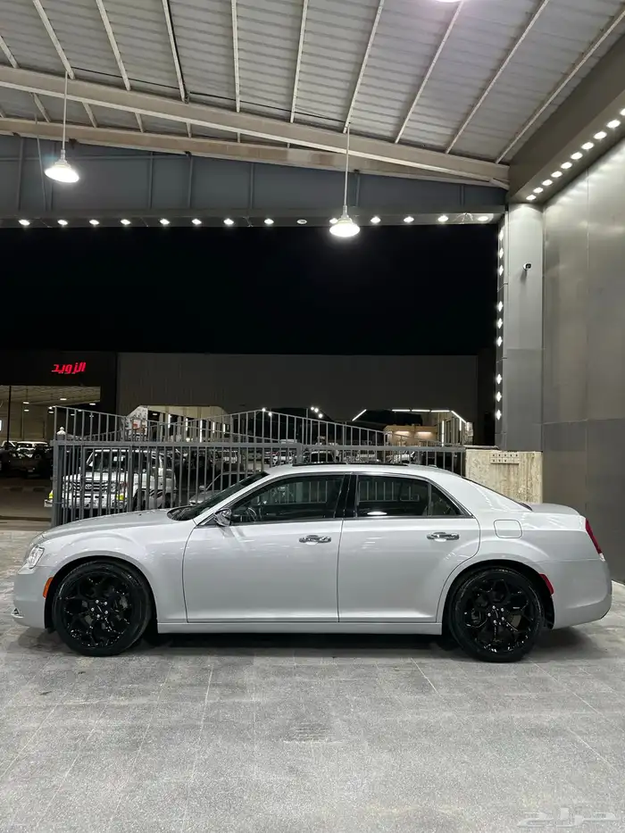كرايزلر C300 فضي 2021 عداد 31 لدى معرض(عبيد الرشيدي) 13