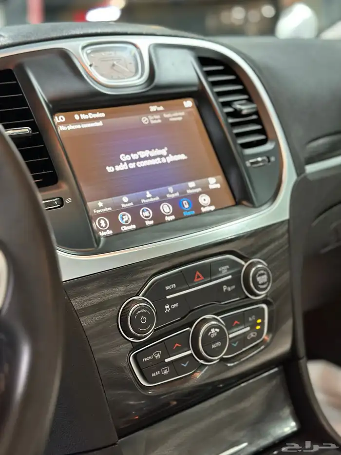 كرايزلر C300 فضي 2021 عداد 31 لدى معرض(عبيد الرشيدي) 28