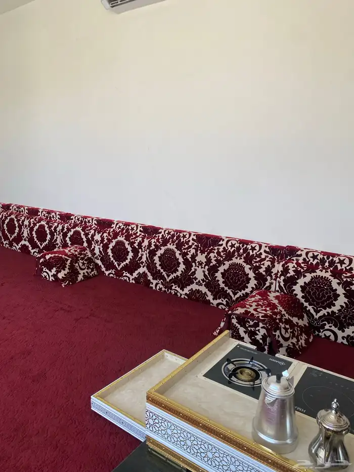 للبيع مجلس احمر 1
