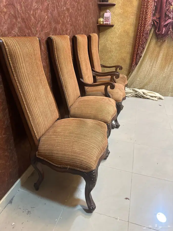 4 كراسي بحالة ممتازة للبيع طقم 1