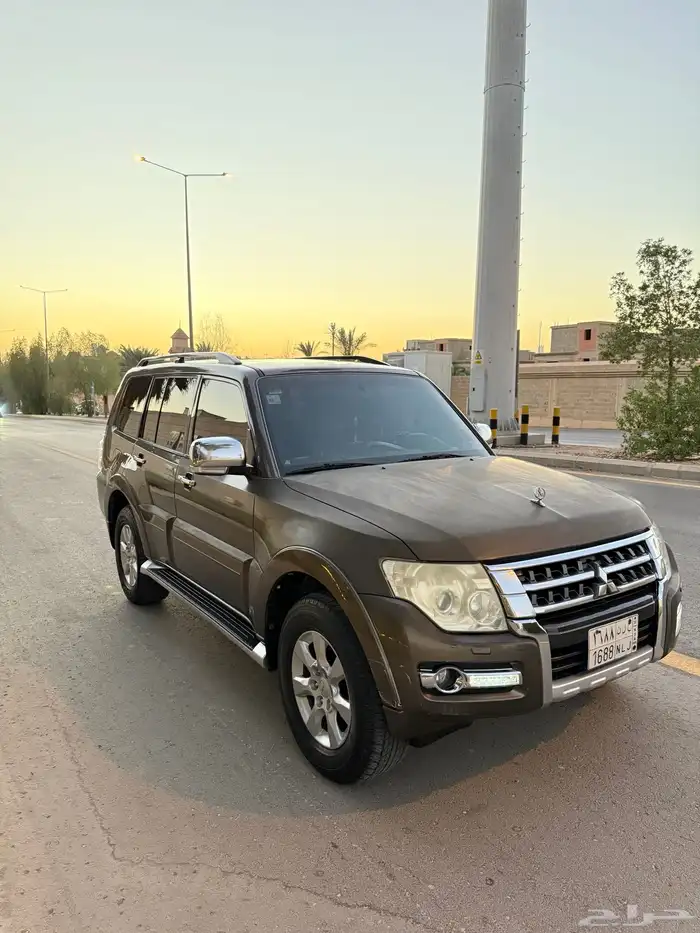 جيب باجيرو نص فل موديل 2015 0